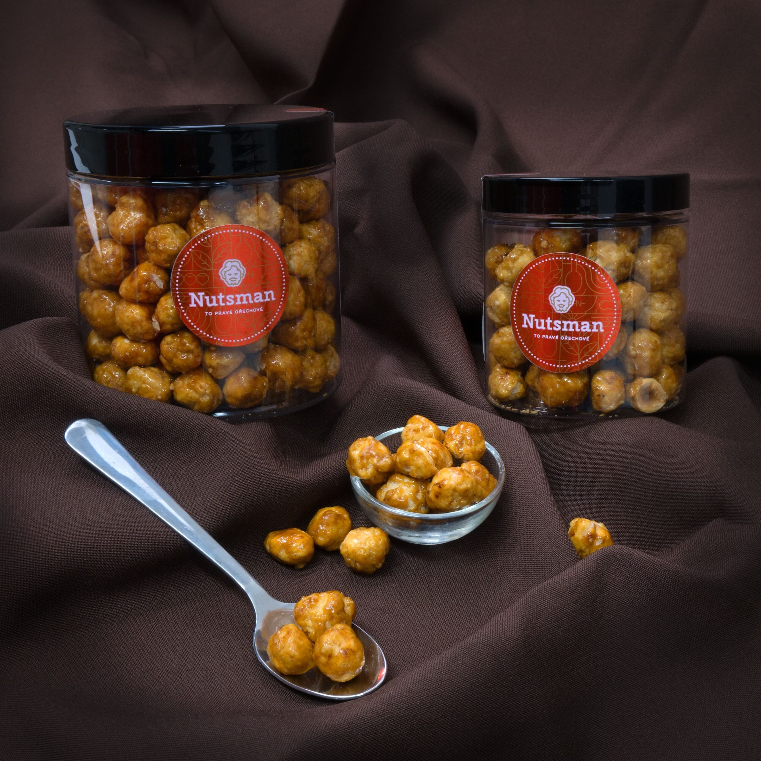 47999_nutsman-liskove-orechy-v-karamelu-s-prichuti-medu